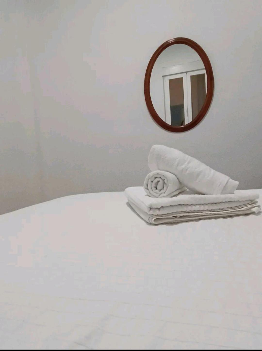Comoda Habitacion มาดริด ภายนอก รูปภาพ